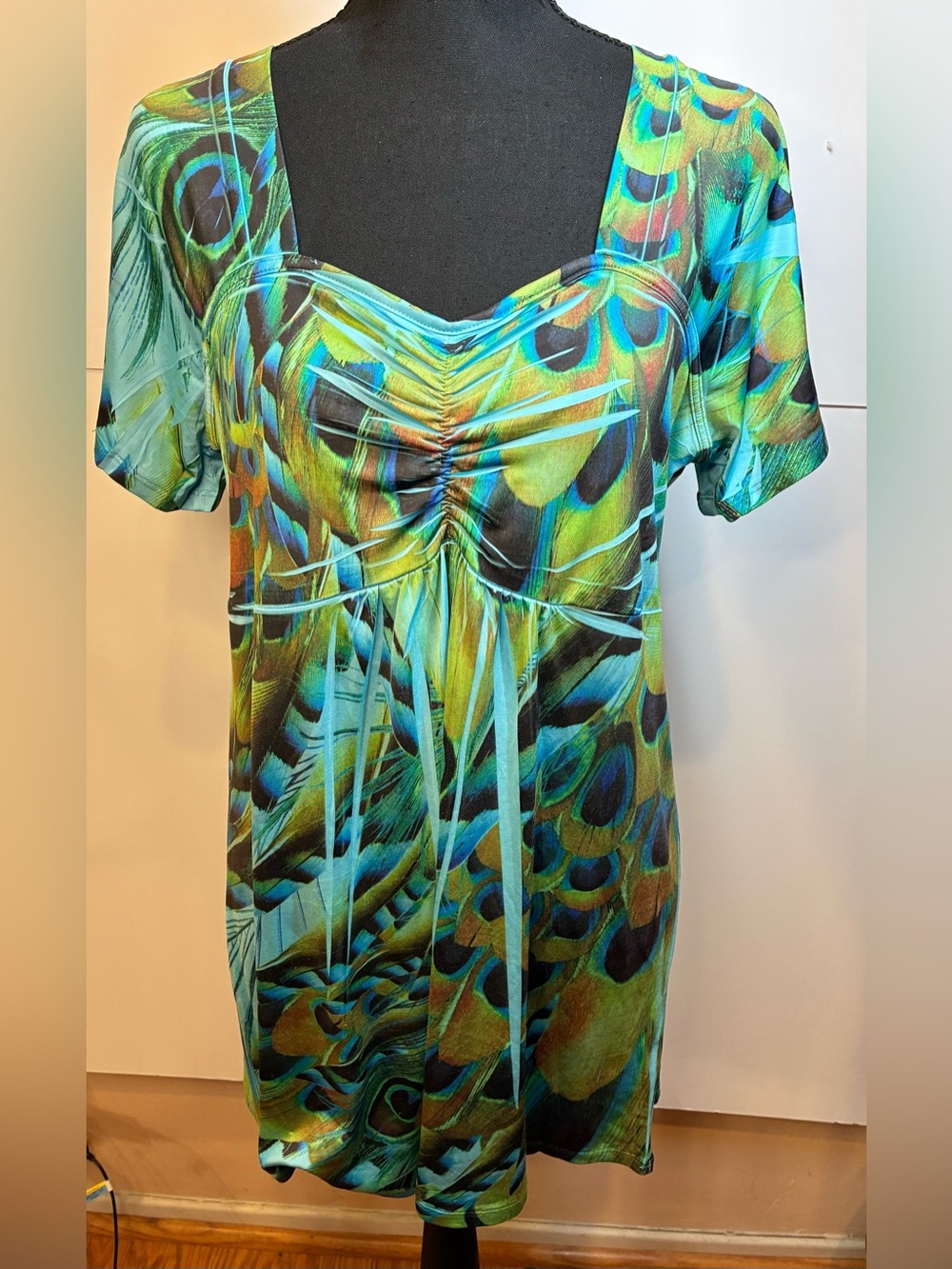 Style & Co. Peacock Feather Print Ruched Front Top Size M Multicolor Stretch